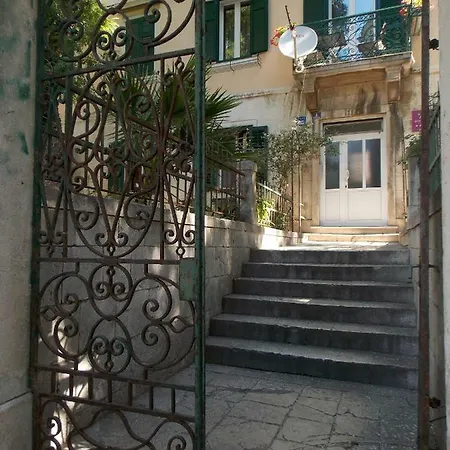 Πανσιόν Soukki Town Centre 1 *